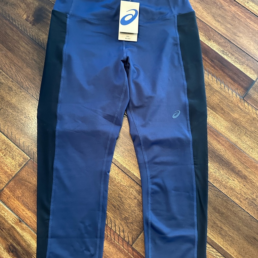 ASICS NWT cropped leggings